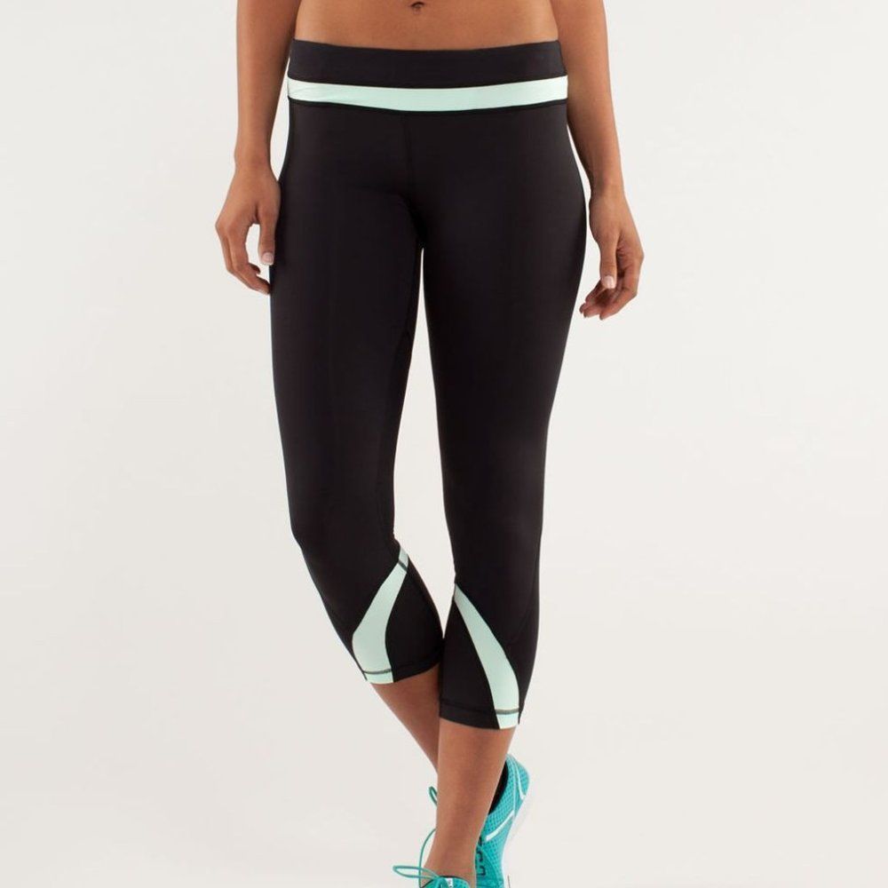 Lululemon Run: Inspire Crop II Black / Mint Moment Polk  a Dot Size 6